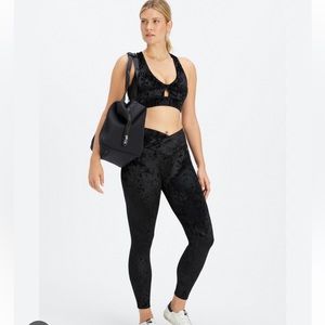 FABLETICS Black Crushed Velour Workout Set (Leggings and Sports‎ Bra!)